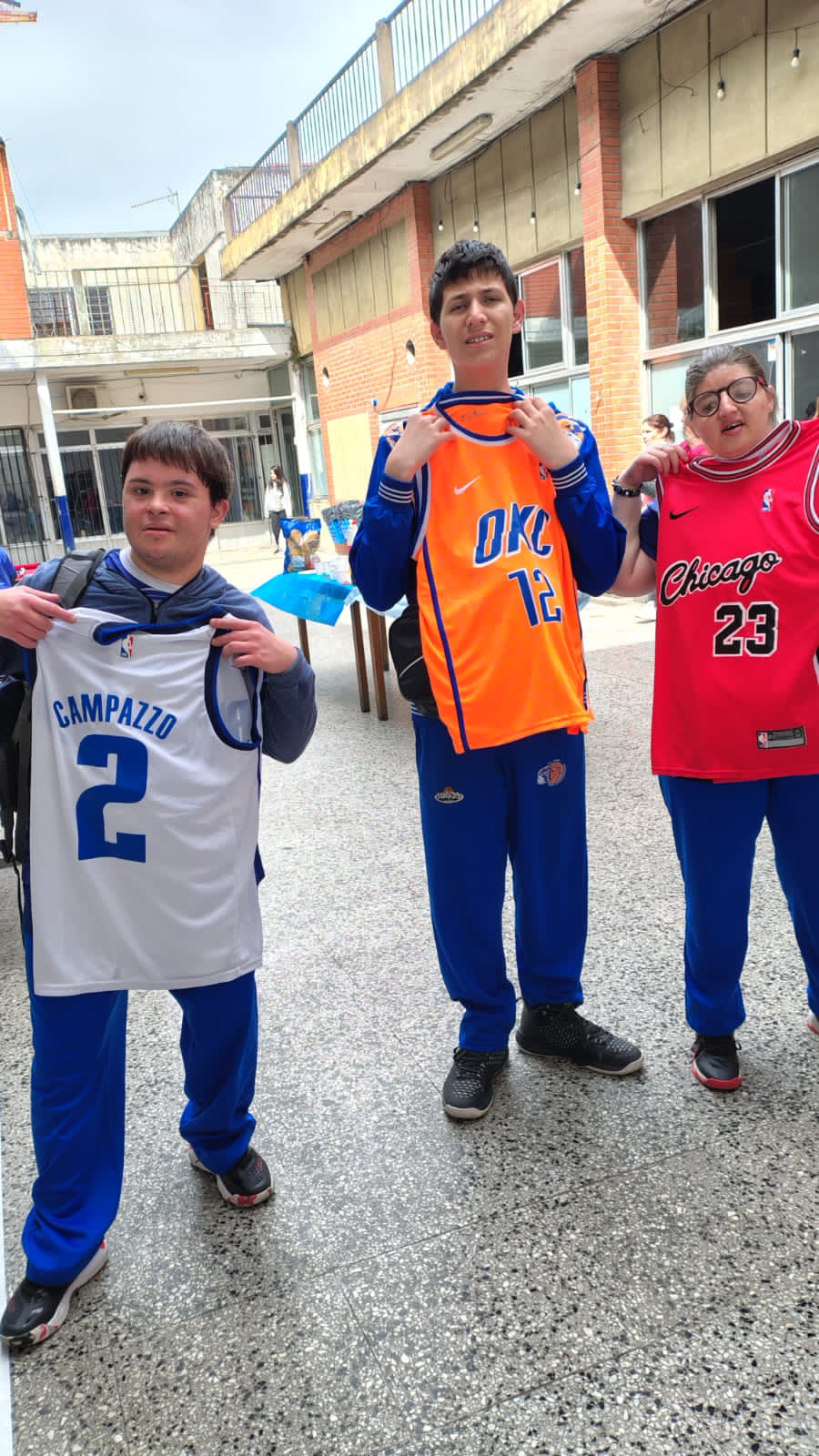 Camisetas para equipos infantiles de básquet inclusivo 